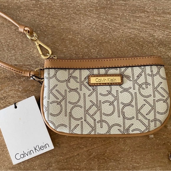 NEW calvin klein wallet pouch - Picture 1 of 4